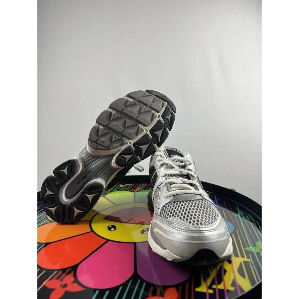 Saucony ProGrid Triumph 4 Mesh Lace-Up Low Top Sneakers Grey/Silver S70704-10